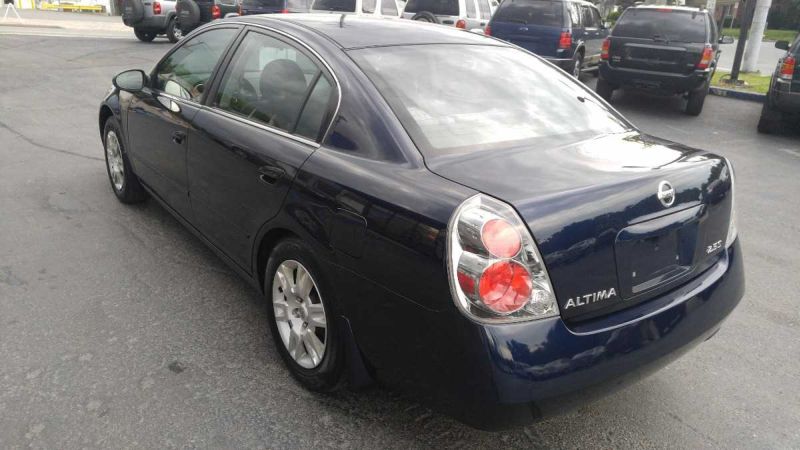 Curb weight of 2005 nissan altima #9